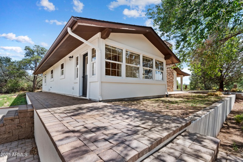 28-Backyard Walkway