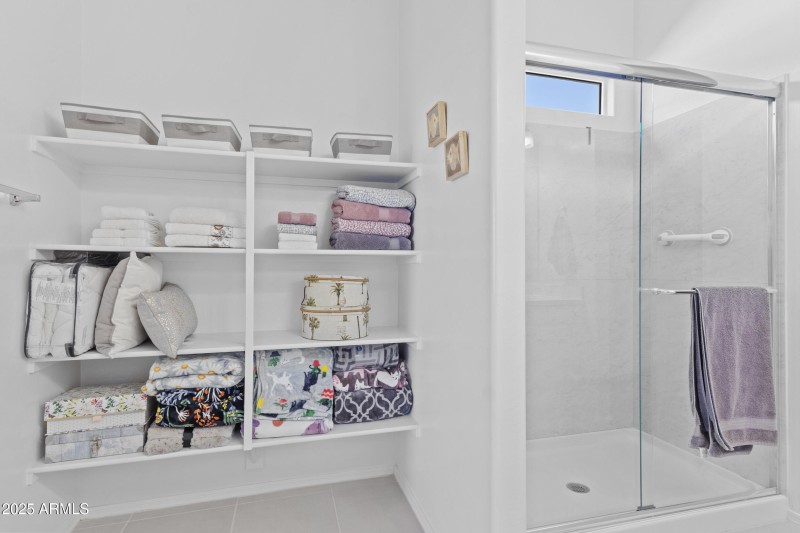 Primary Bath & Linen