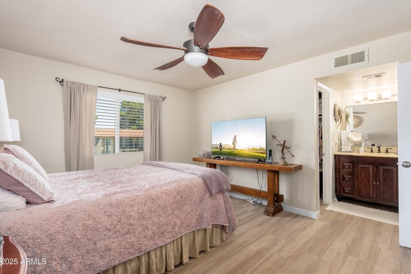 815 E Grovers Ave UNIT 55 - 18