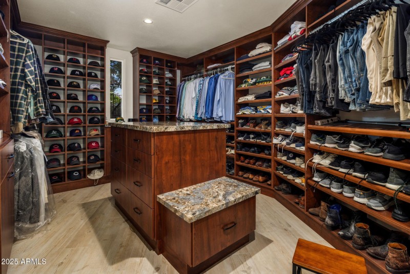 His Walkin Closet