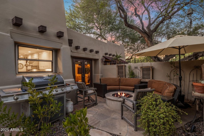 Firepit & Seating outside dining area