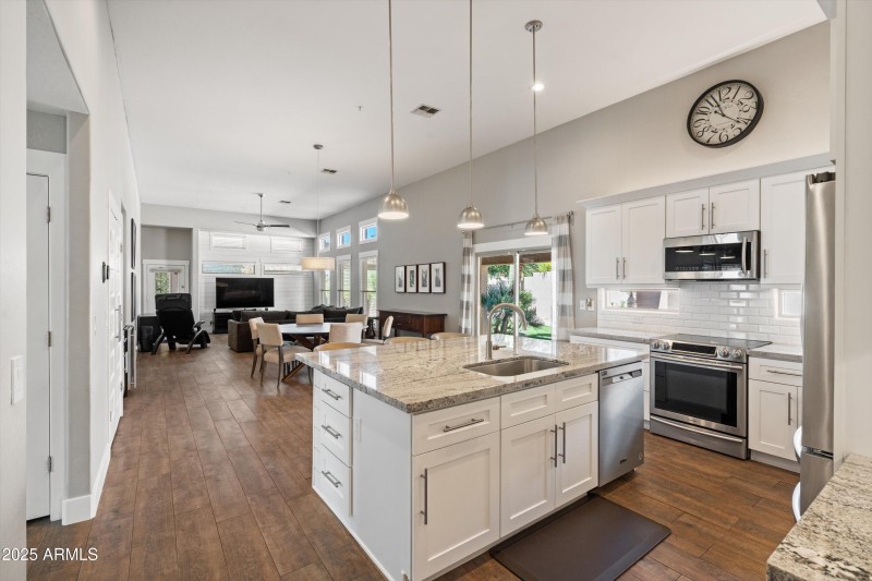 09-Kitchen