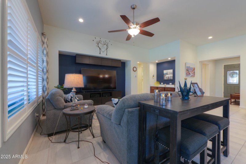 Great room w/media alcove