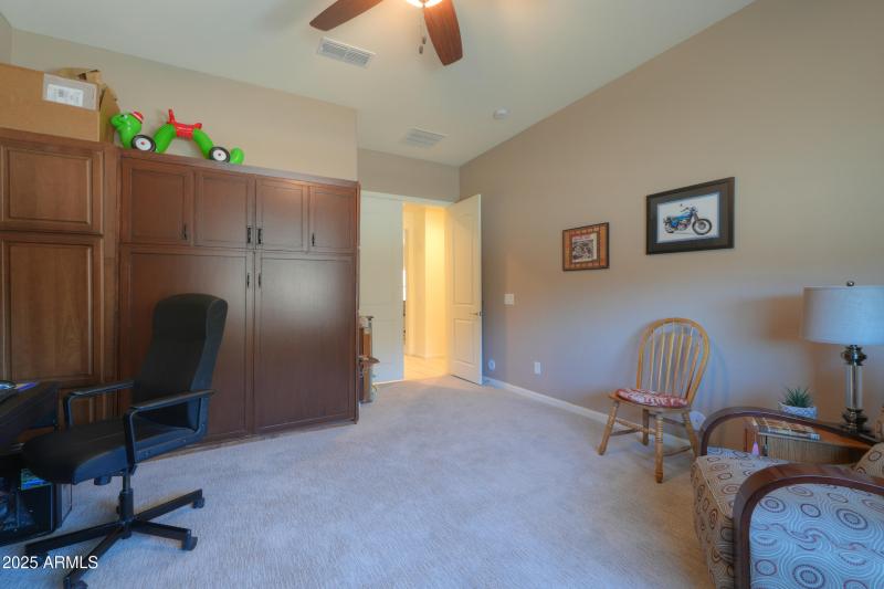 Den w/murphy bed