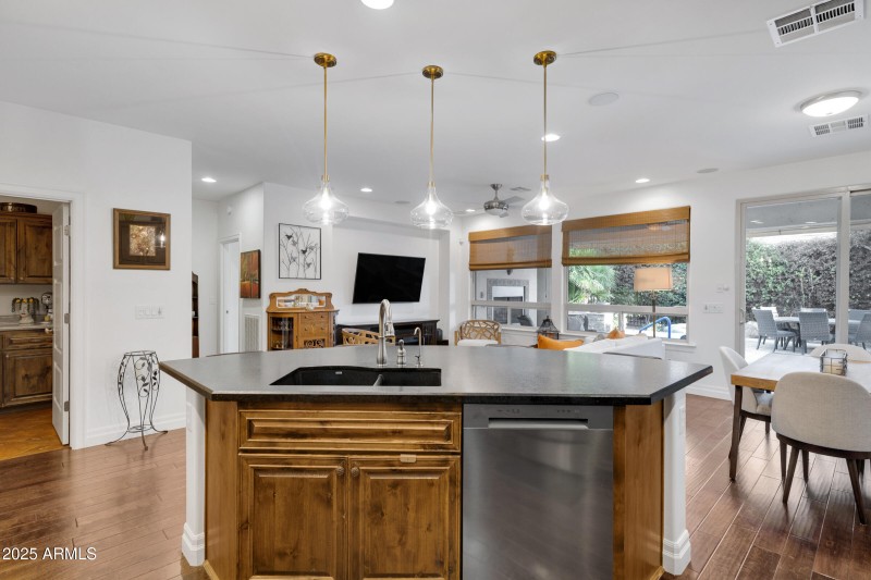 1761 E Harmony Wy-18