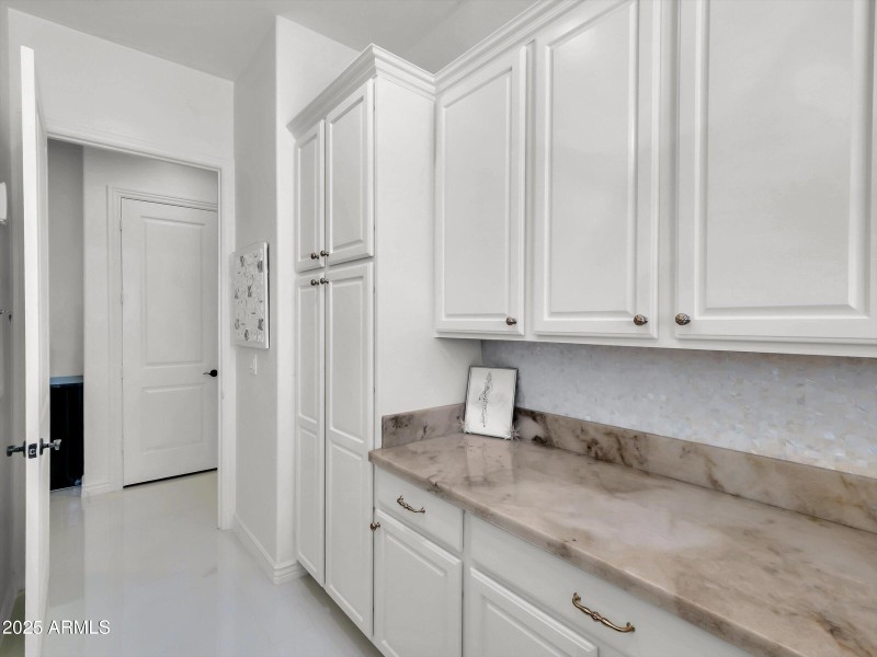 021-5016 E Lucia Drive-21