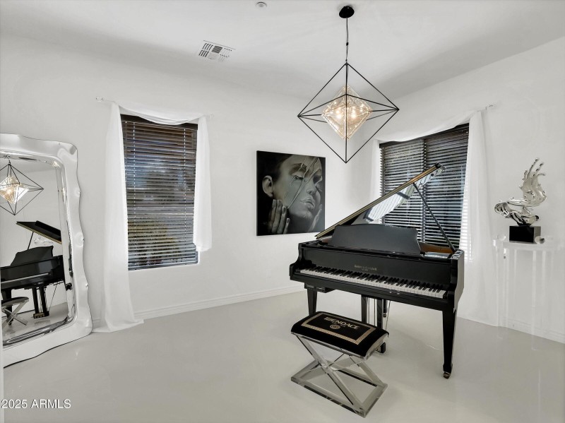 010-5016 E Lucia Drive-10