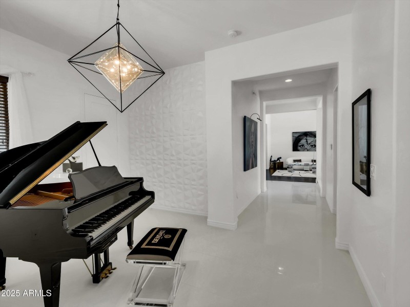 011-5016 E Lucia Drive-11