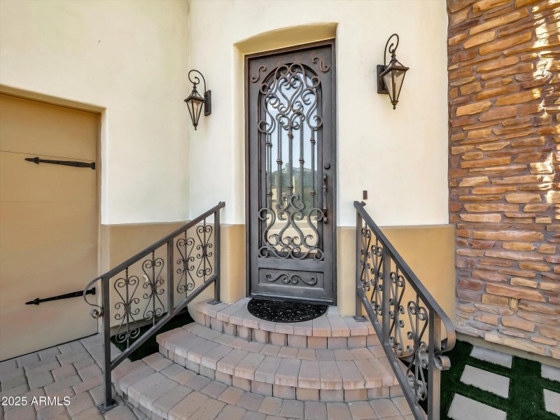 004-5016 E Lucia Drive-4