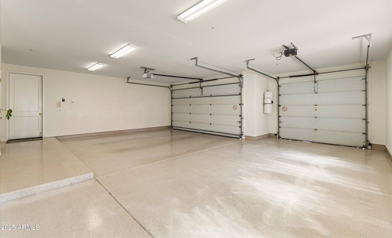 4 car garage with extra room