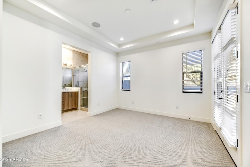 014_Primary Suite