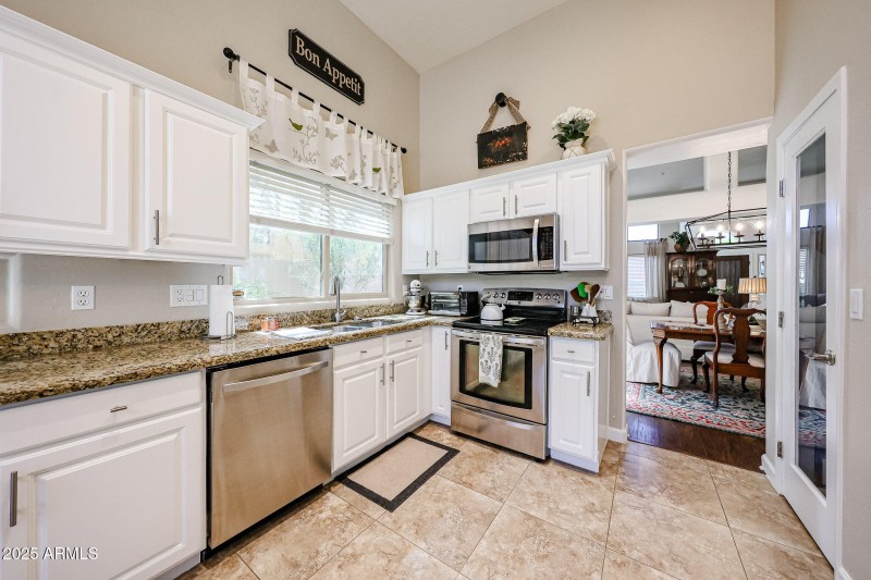 Spacious Kitchen
