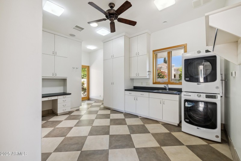 Guest House Laundry & Storage