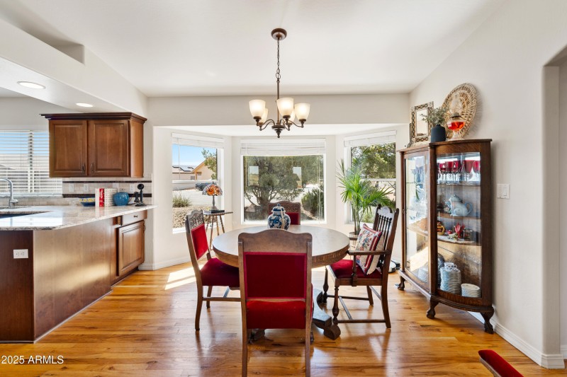12-Dining Area