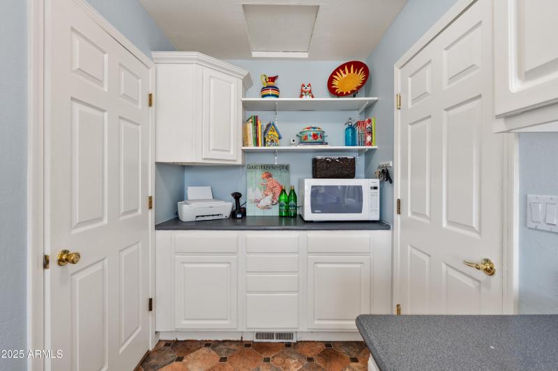 21-Laundry Room Bar