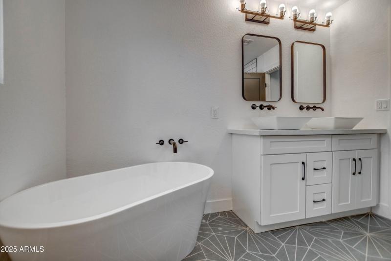 MASTER BATH 8