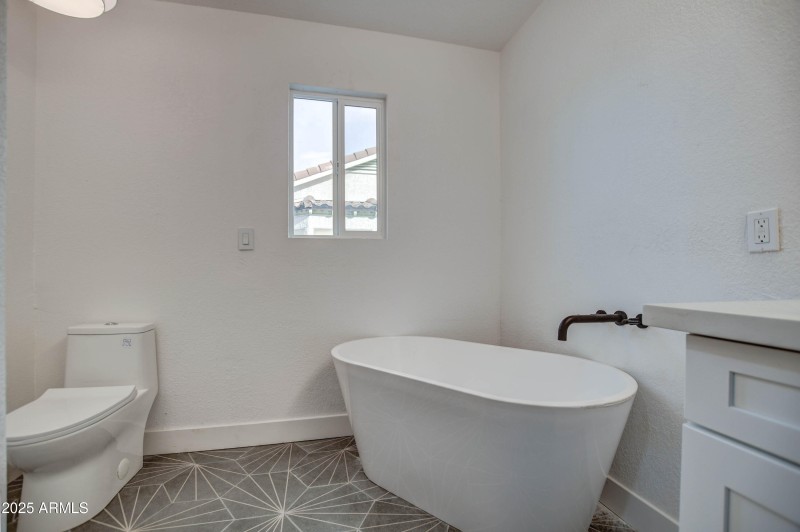 MASTER BATH 3