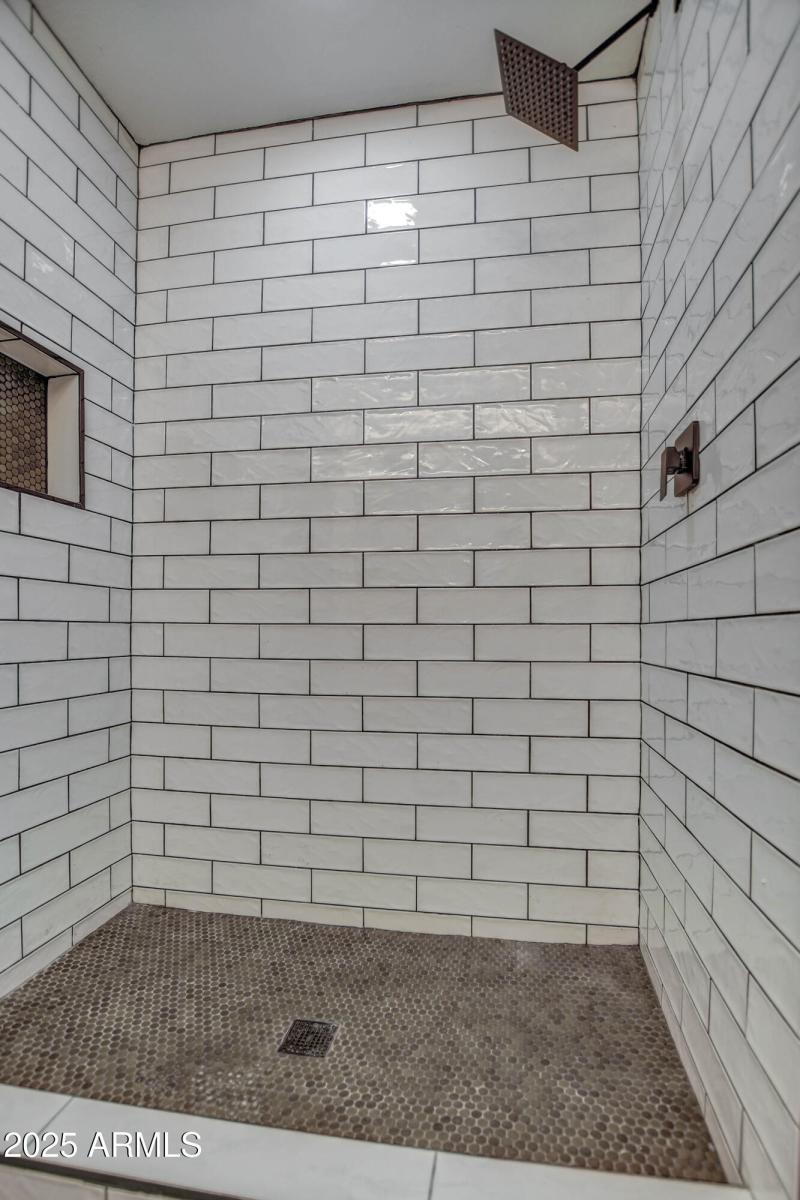 MASTER BATH 6