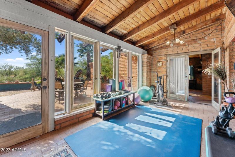 41-web-or-mls-2023-10-25 00.47.11-4