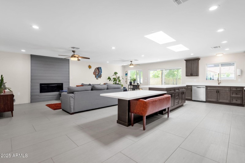 Family room/kitchen