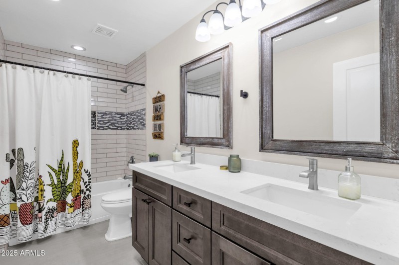 2nd bathroom