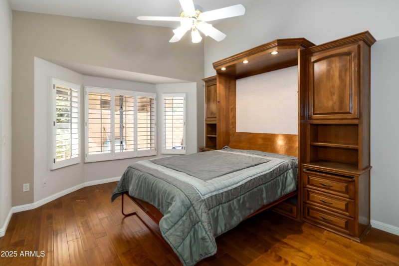 Guest Bed with Murphy Bed
