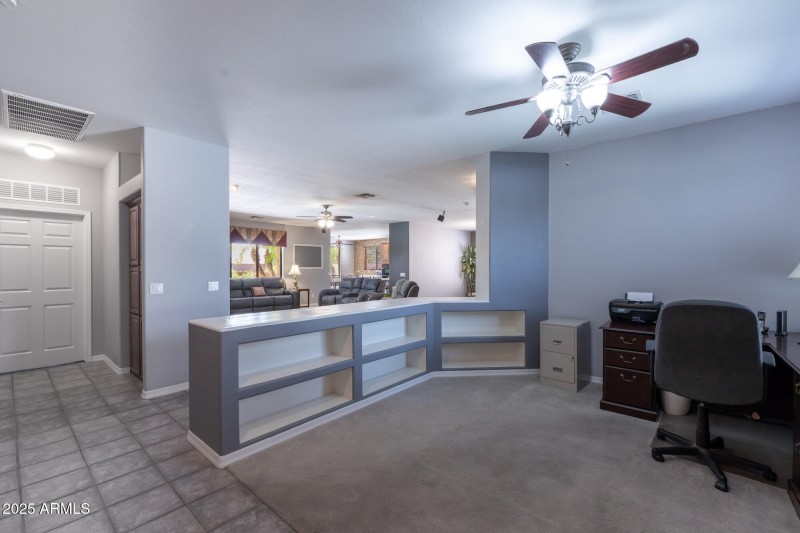 Office/den or convert to 4th room