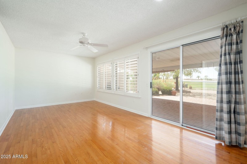 Bonus Den w/patio & golf course views