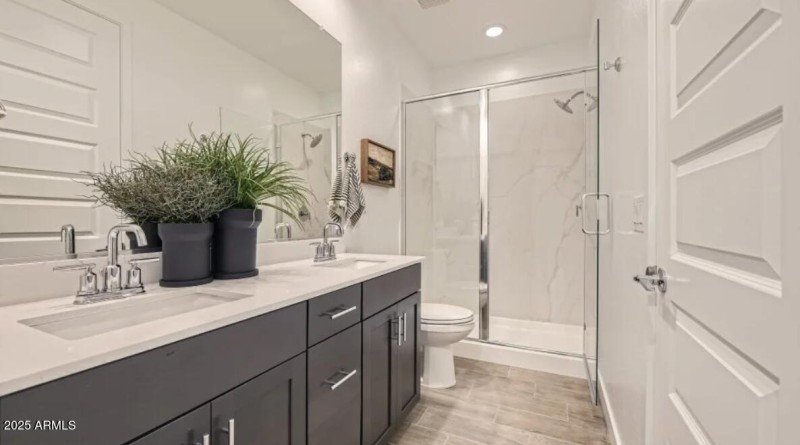 Owners Bath