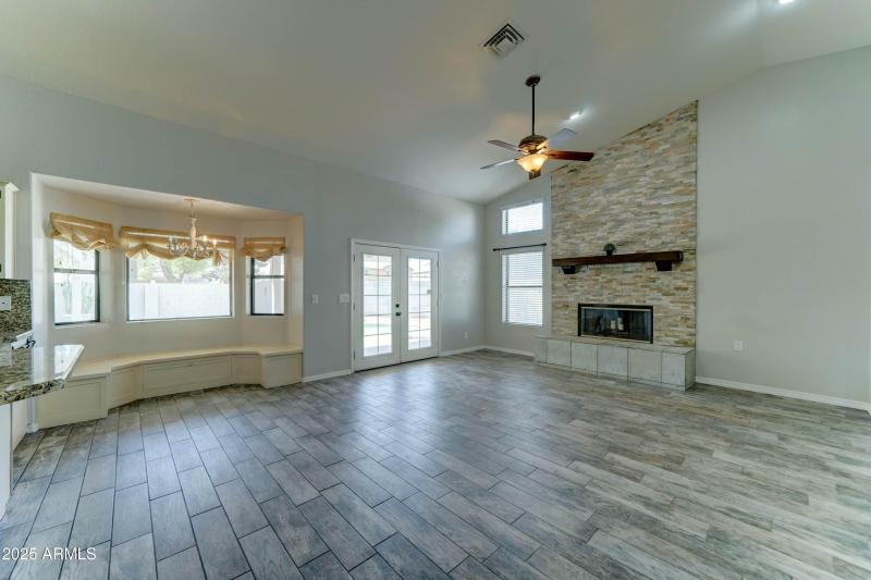 1119 e SouthShore Dr-12