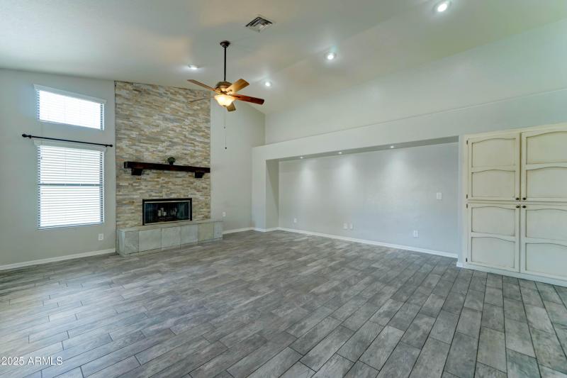 1119 e SouthShore Dr-13