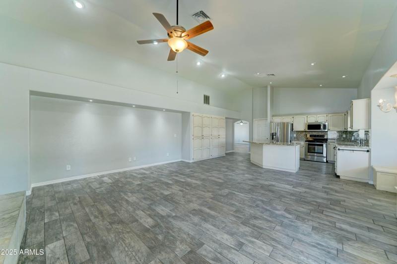 1119 e SouthShore Dr-14