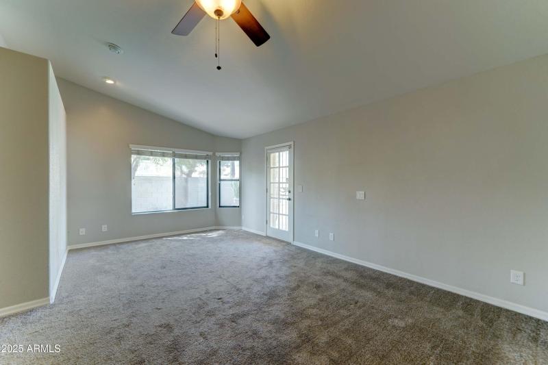 1119 e SouthShore Dr-23