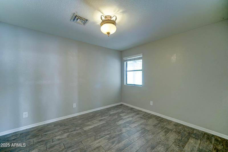 1119 e SouthShore Dr-37