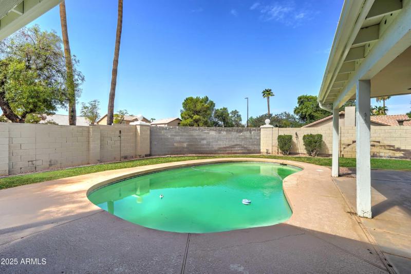 1119 e SouthShore Dr-43