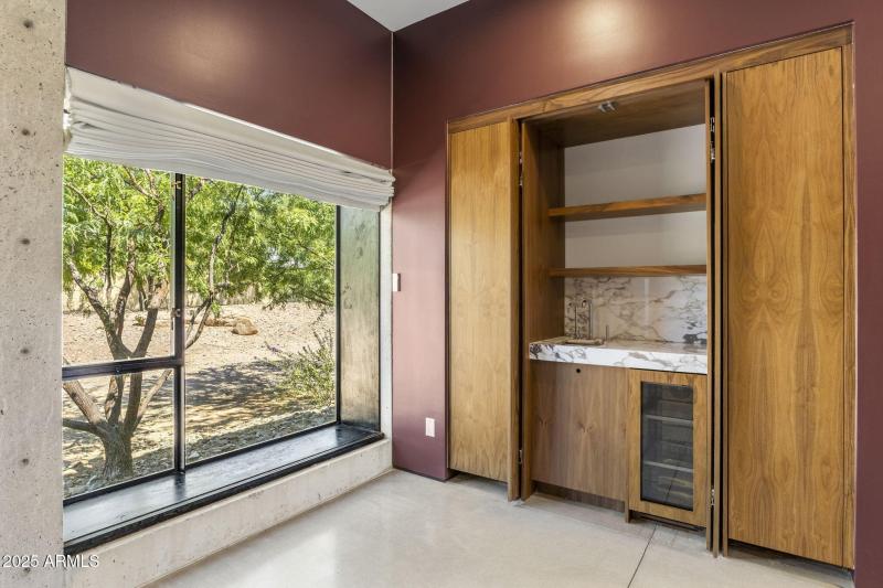 Guest Wet Bar