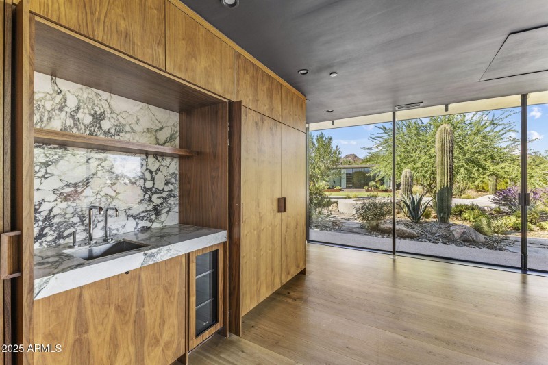 Primary Wet Bar