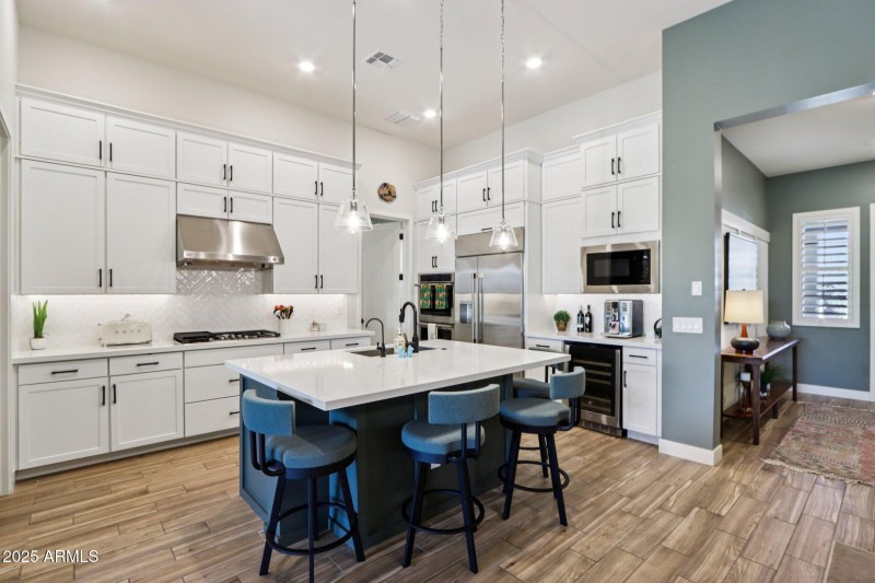 17-web-or-mls-W Marshall Ave-S1009-017