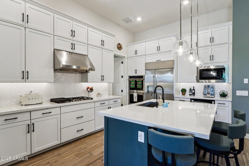 18-web-or-mls-W Marshall Ave-S1009-018