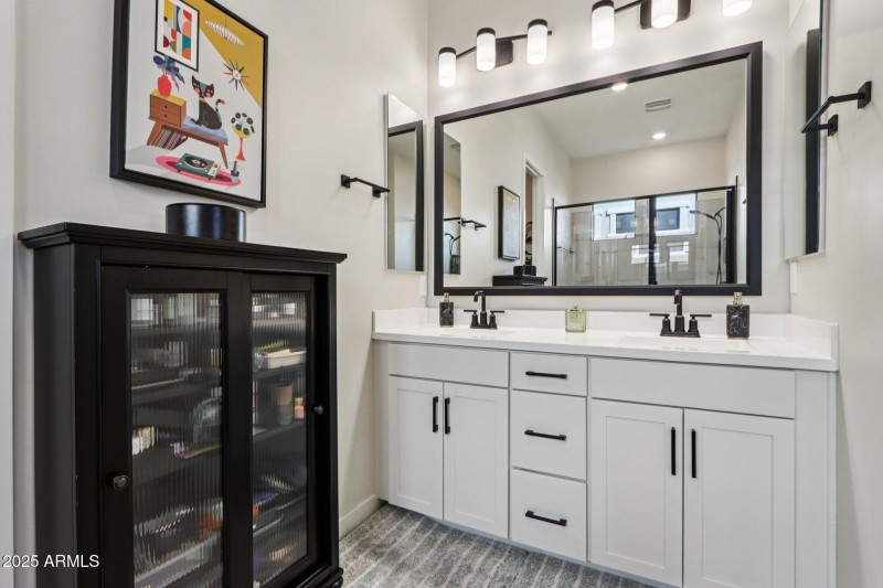 25-web-or-mls-W Marshall Ave-S1009-025