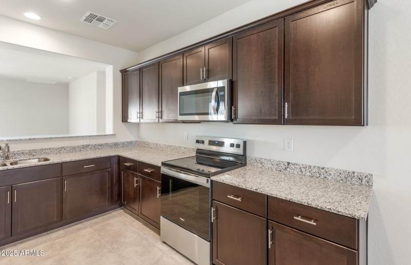 4 - Kitchen