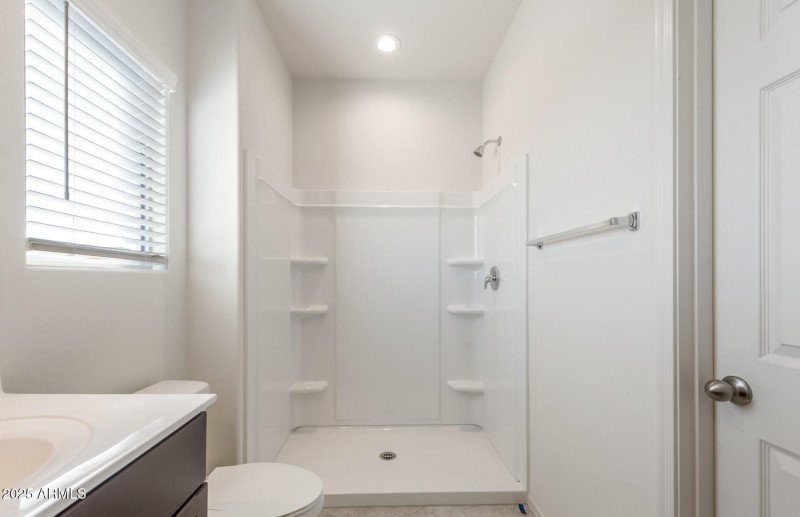17 - Owner Shower