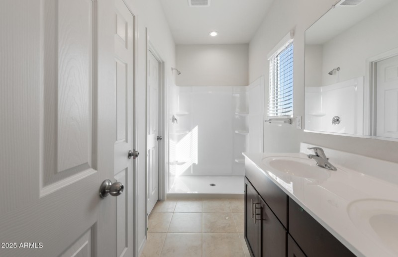 15 - Owner Shower