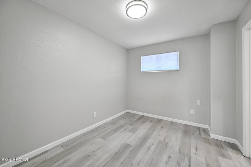 12-3025N32S53-ocupix