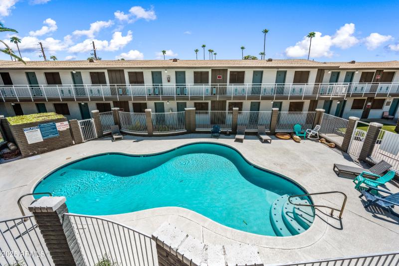 32-3025N32ndS-The Retro-ocupix-v2-9-9