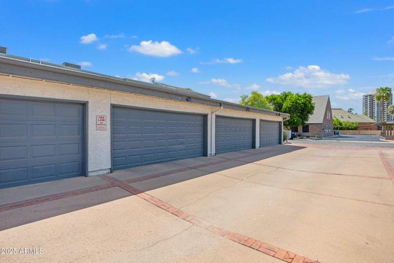 3411 N 12th Pl #3-31