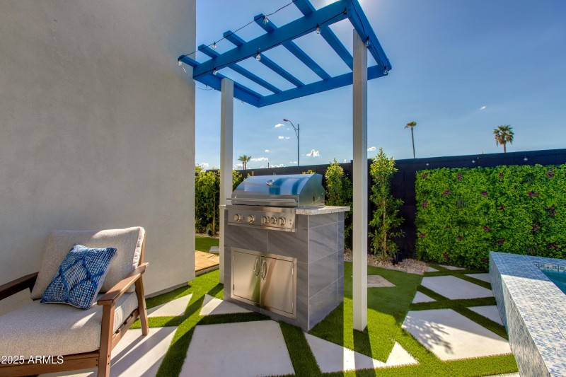 BUILT IN BBQ