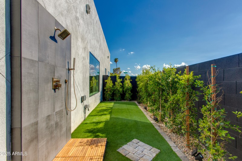 OUTDOOR SHOWERS