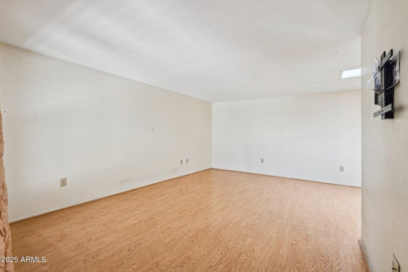 12-web-or-mls-W Copperstone Dr-05042025-