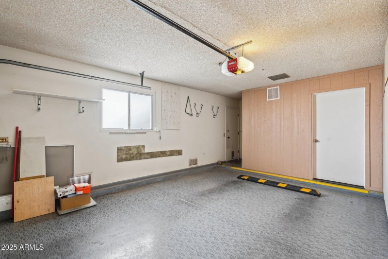 33-web-or-mls-W Copperstone Dr-05042025-